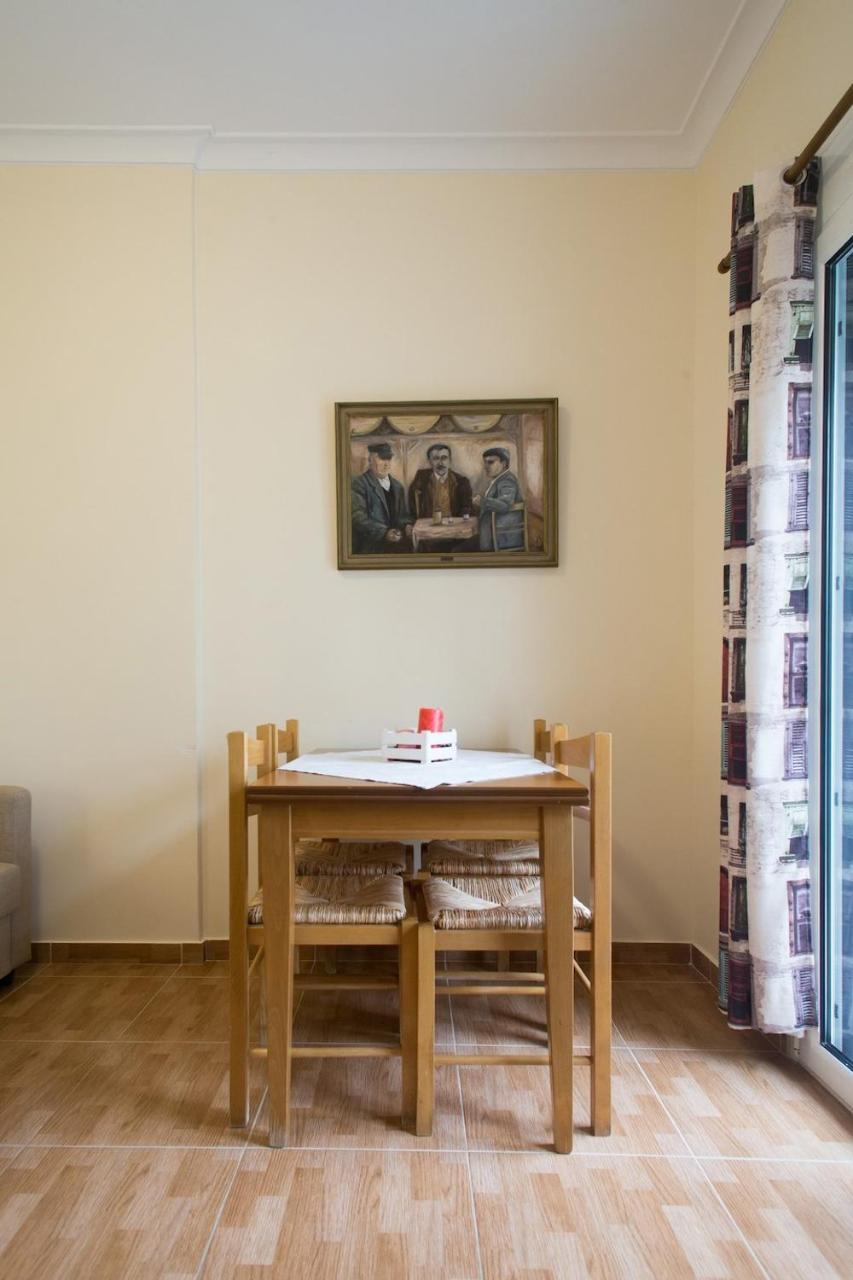 Lejlighed i Akropolis - Koukaki på 60 m². Soveværelser: 2. Private badeværelser: 1. Athen Eksteriør billede